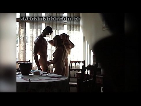 ❤️ L'amichi sessu invitanu un omu gigante è un trio cun ellu ❌ Solo porno à co.xxxomg.ru ❌
