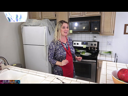 ❤️ Stepmom u munghje in cucina prima di a so data ❌ Solo porno à co.xxxomg.ru ❌