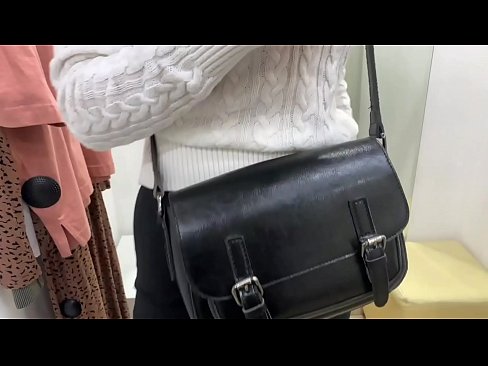 ❤️ Masturbazione publica di a ghjovana cagna FeralBerry cù un dildo in a sala di prove ❌ Solo porno à co.xxxomg.ru ❌